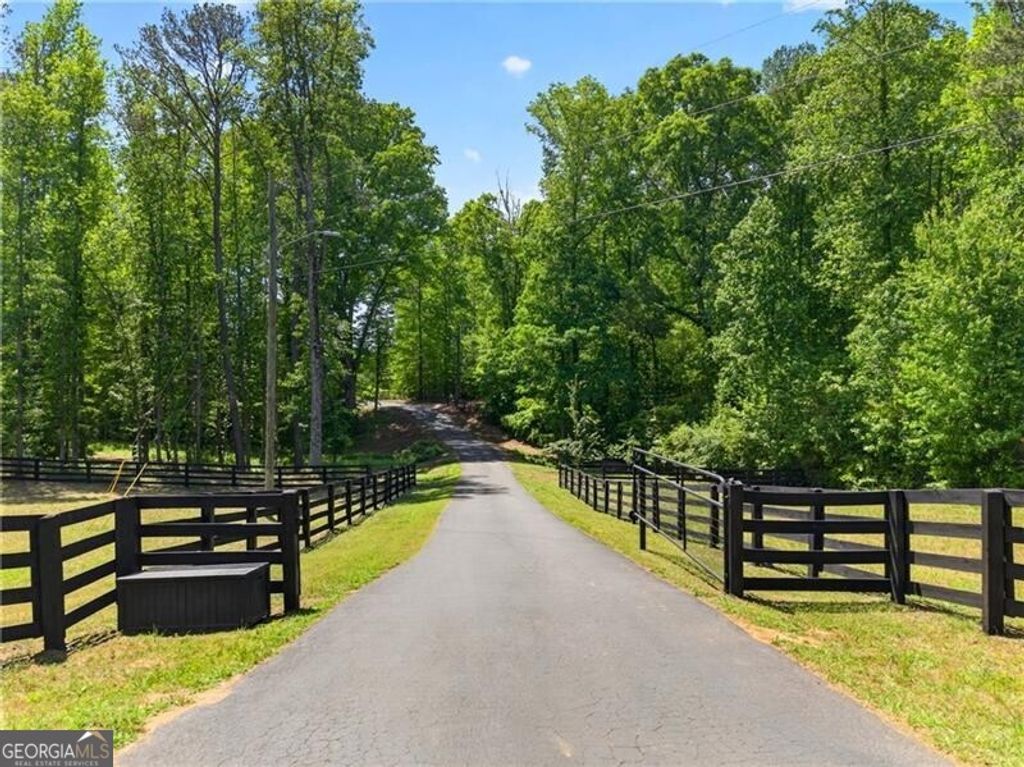 Photo of 300 Martinique Trace, Canton, GA 30115 (MLS # 10753054)