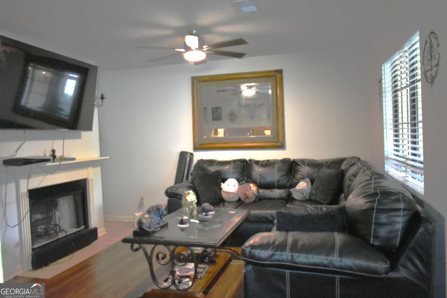 555 Windchase LN
