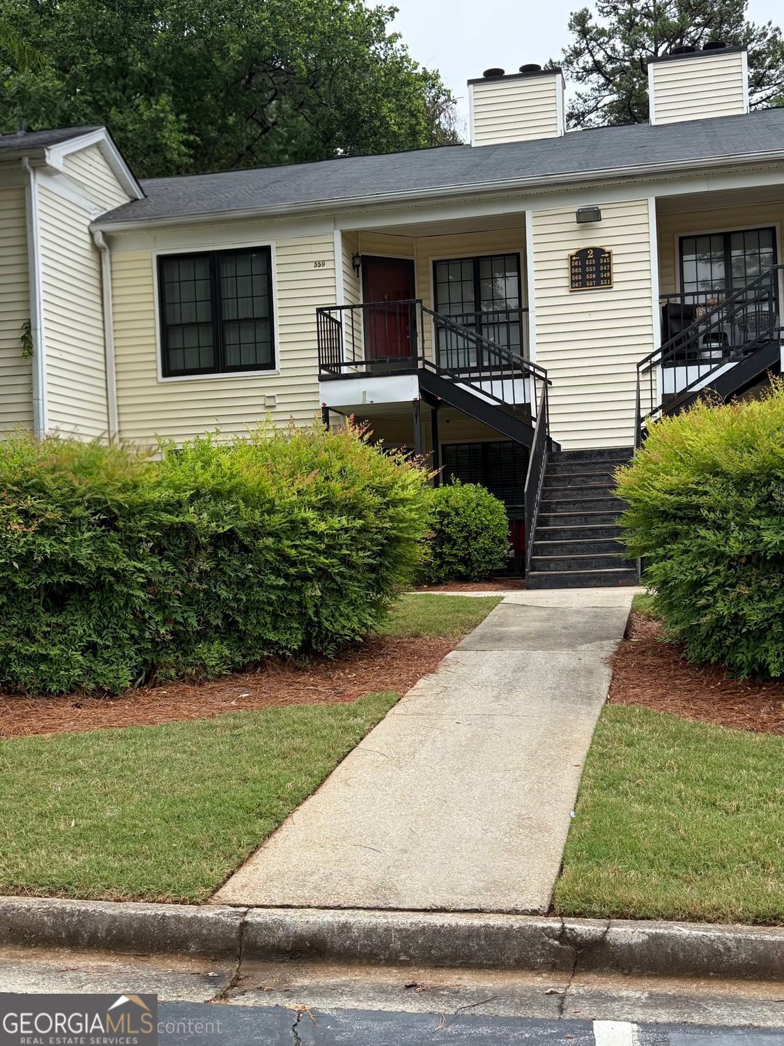 555 Windchase LN