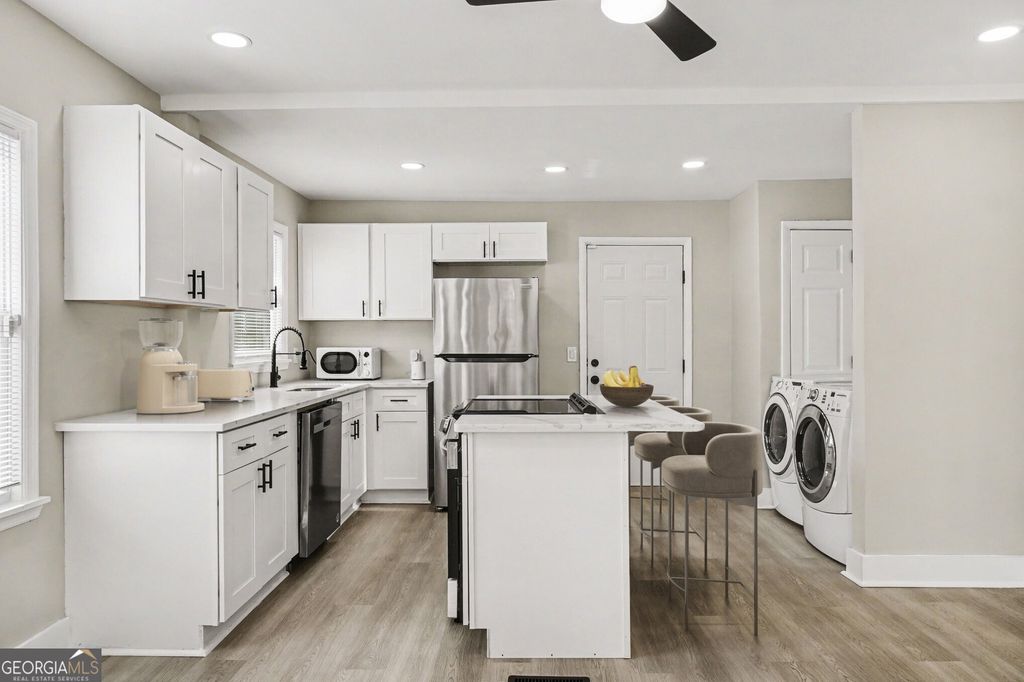 Photo of 1515 Jonesboro Road SE, Atlanta, GA 30315 (MLS # 10691117)