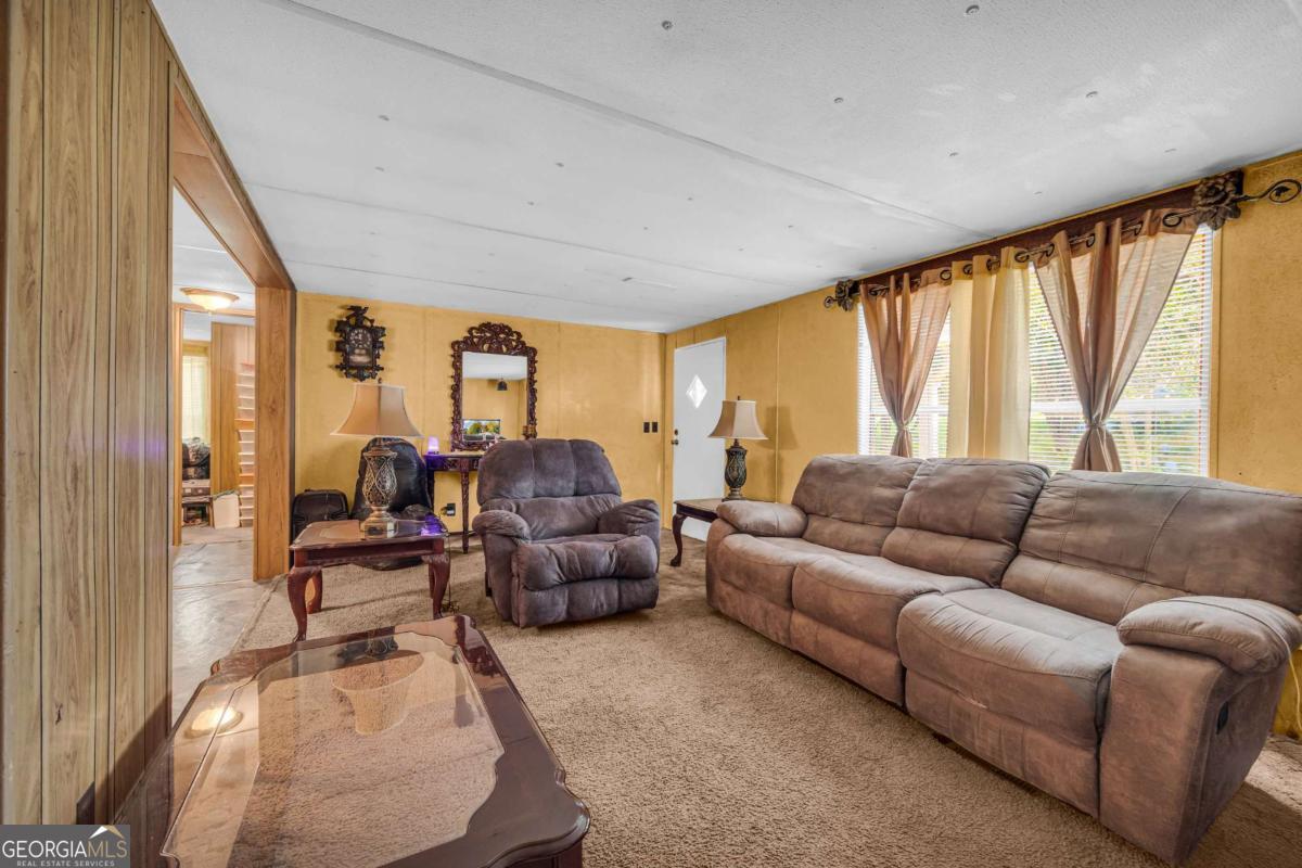 3261 Hall DR
