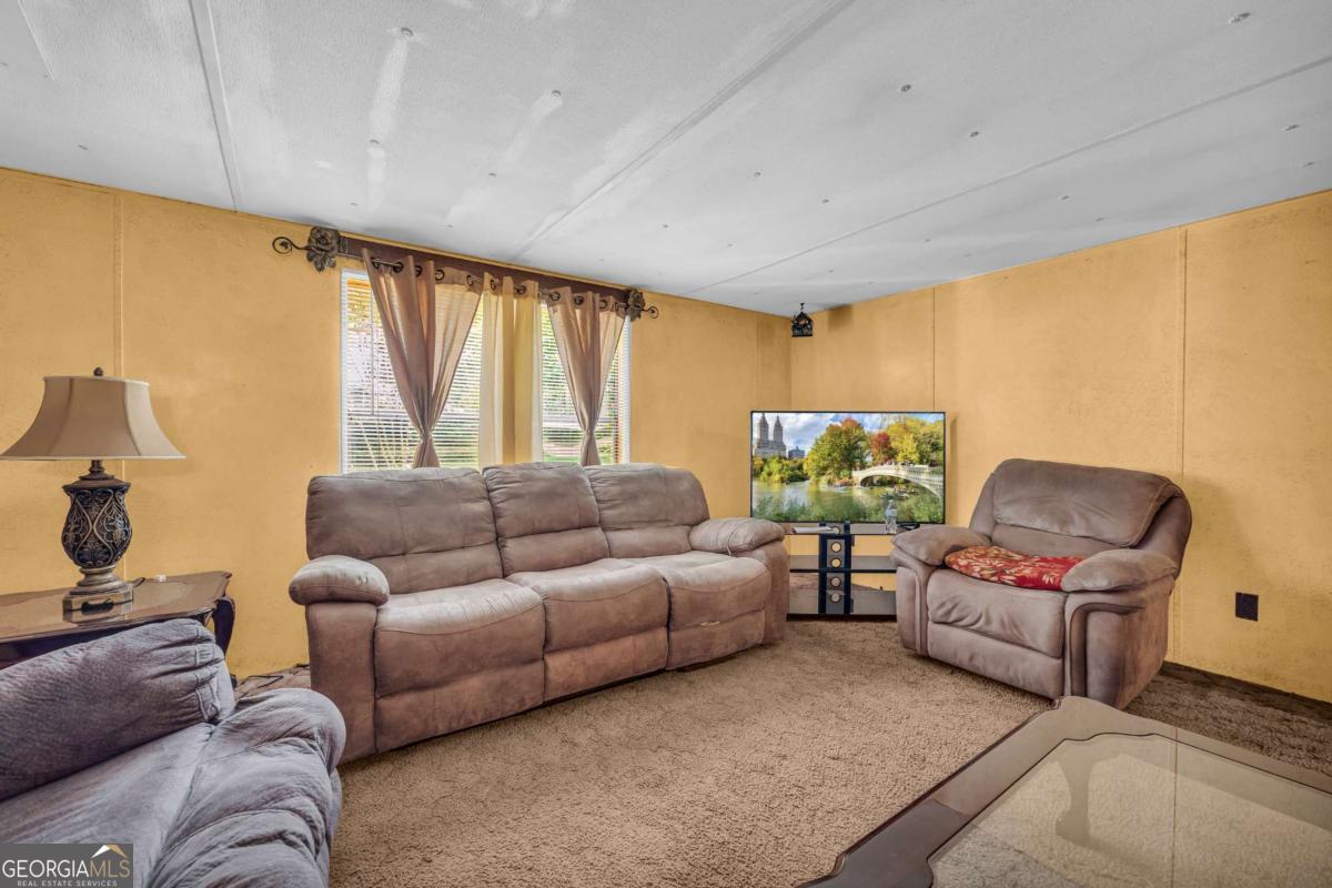 3261 Hall DR