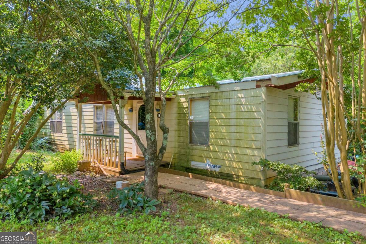 3261 Hall DR