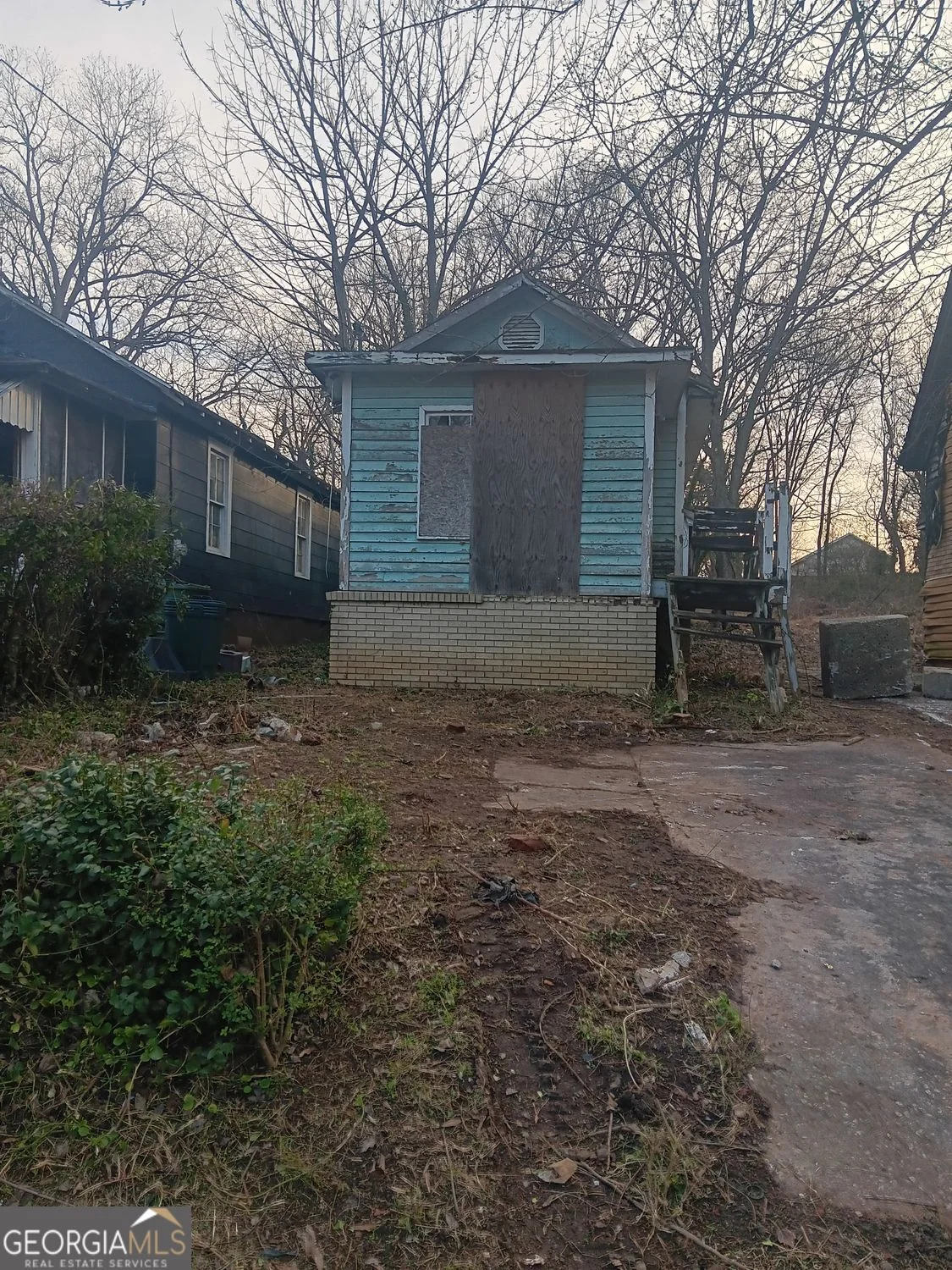 1122 West Avenue SW