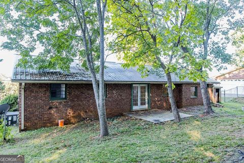 A home in Lindale