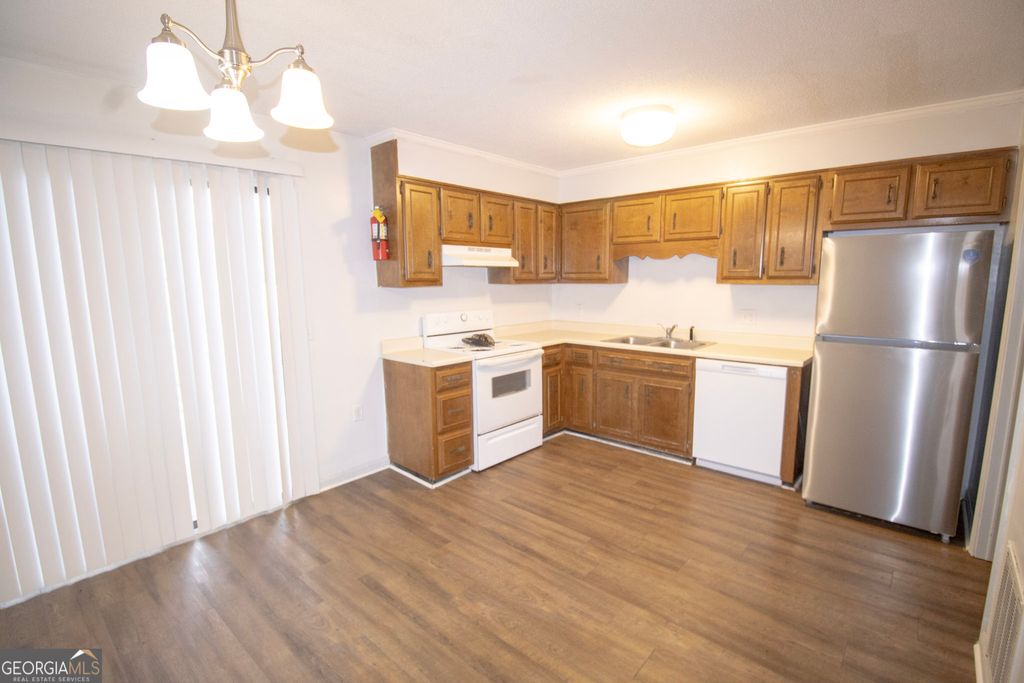 Photo of 251 Knight Drive #APT 10, Statesboro, GA 30458 (MLS # 10808403)