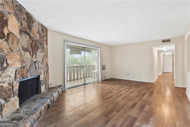 124 Camelot DR