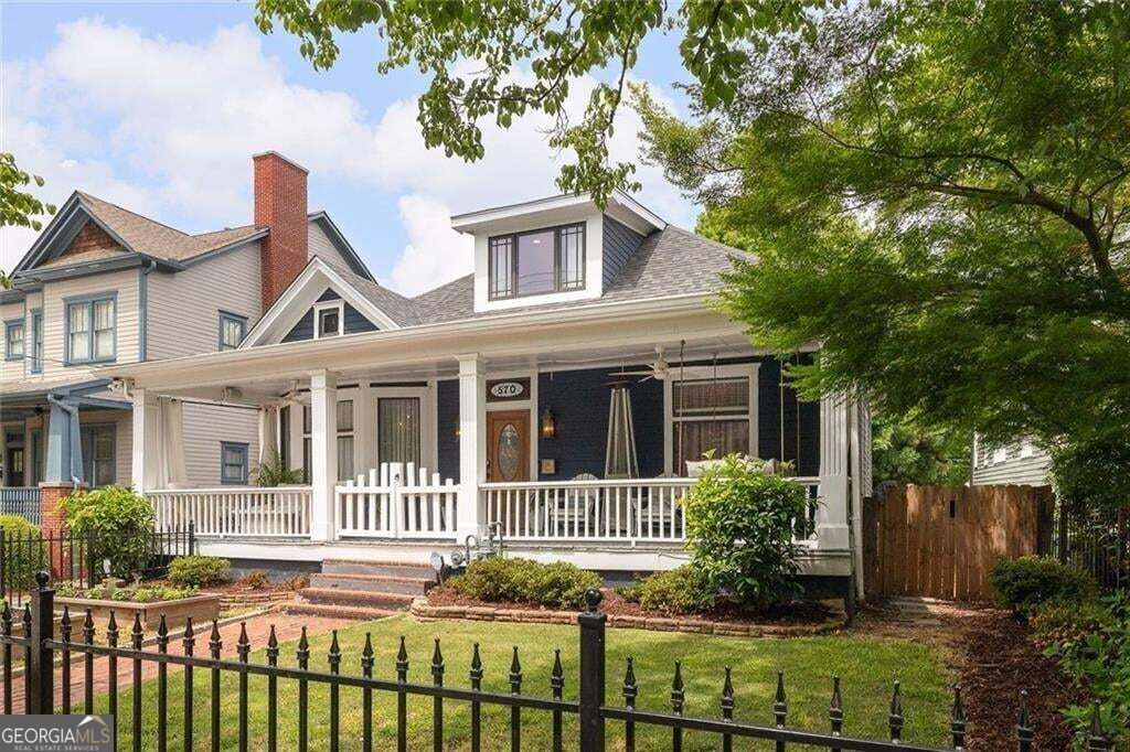 570 East AVE NE