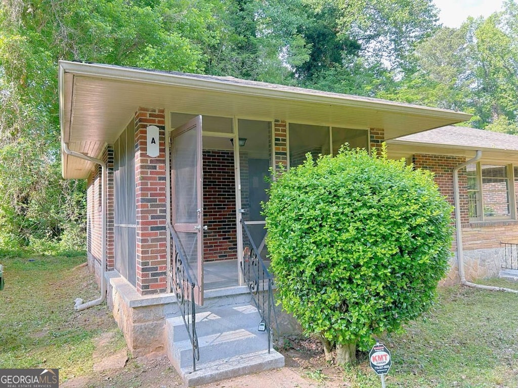 Photo of 2141 Beecher Circle SW, Atlanta, GA 30311 (MLS # 10867412)