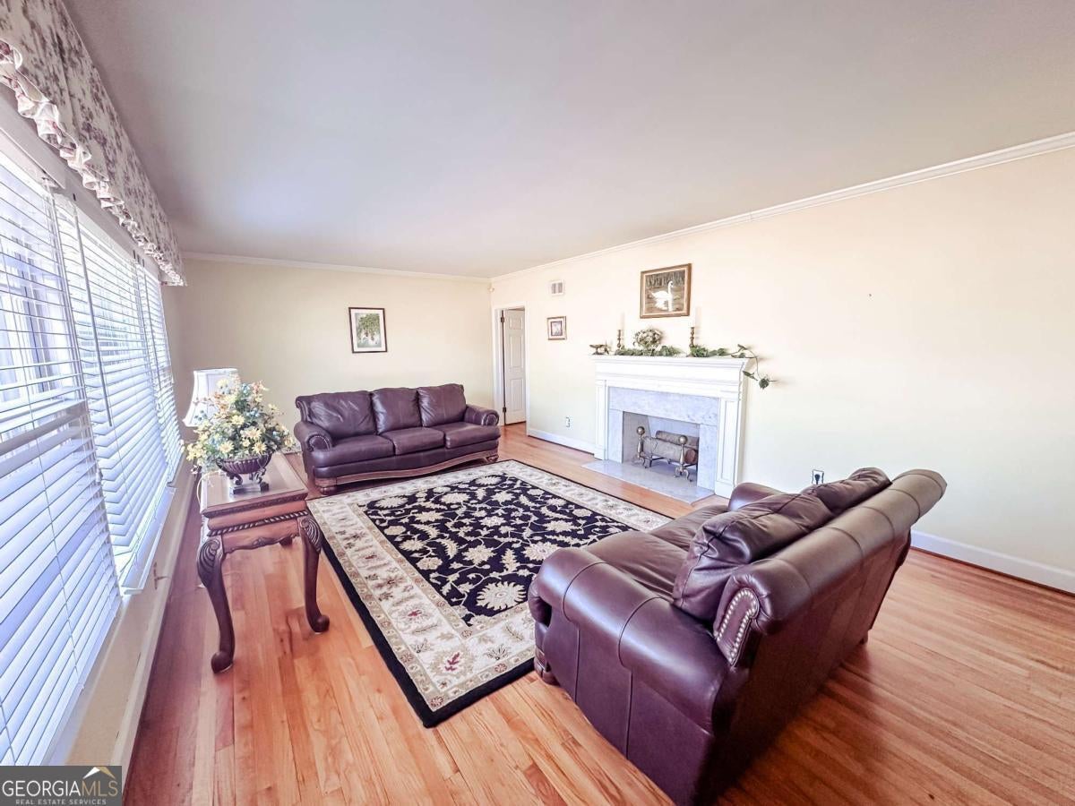 1106 Mt Vernon RD