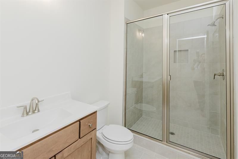 Gainesville, Georgia 30506, United States, 4 Bedrooms Bedrooms, ,5 BathroomsBathrooms,Residential,Active,238943