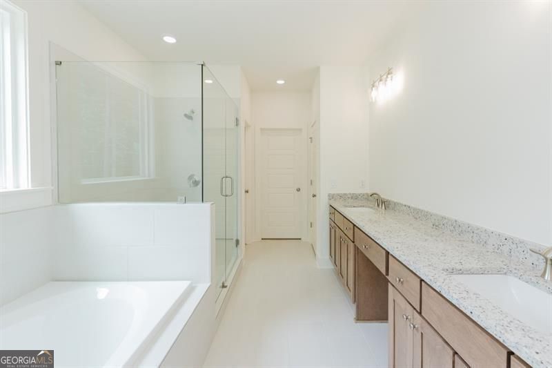 Gainesville, Georgia 30506, United States, 4 Bedrooms Bedrooms, ,5 BathroomsBathrooms,Residential,Active,238943