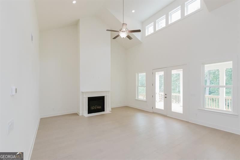 Gainesville, Georgia 30506, United States, 4 Bedrooms Bedrooms, ,5 BathroomsBathrooms,Residential,Active,238943