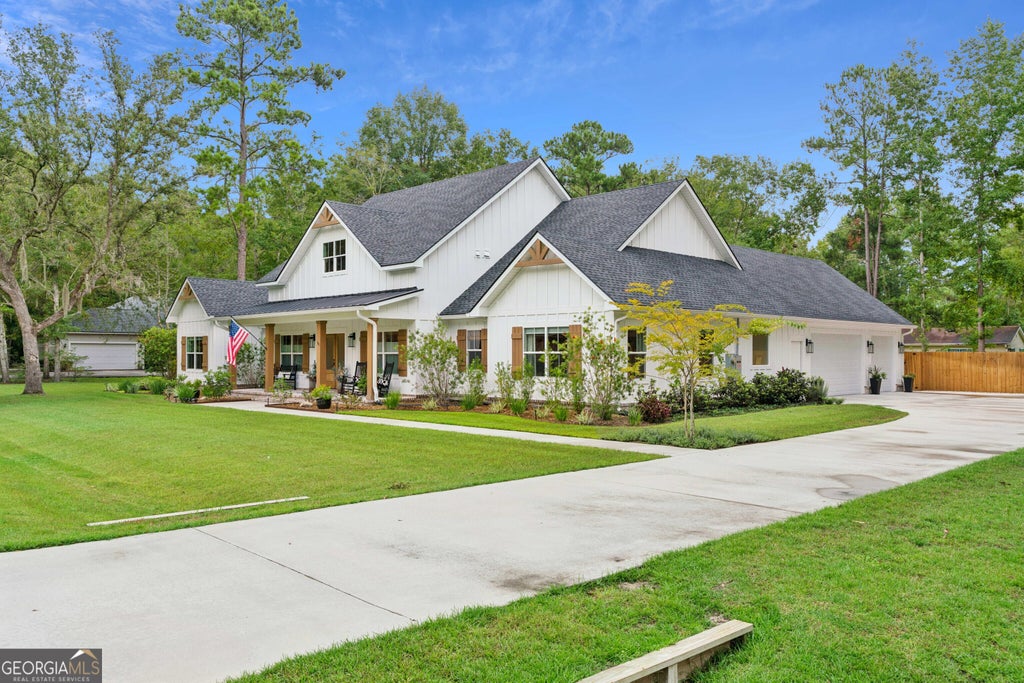 Photo of 111 Laurel Grove Plantation Road, Brunswick, GA 31523 (MLS # 10806334)