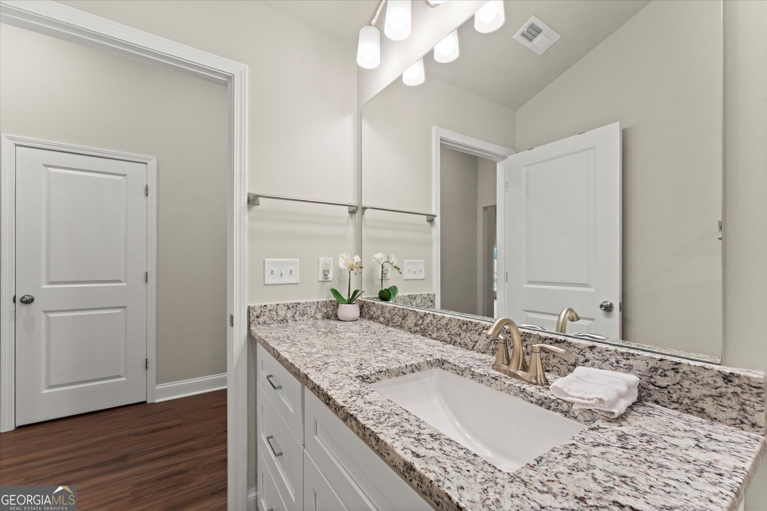 Waleska, Georgia 30183, United States, 2 Bedrooms Bedrooms, ,2 BathroomsBathrooms,Residential,Active,106159