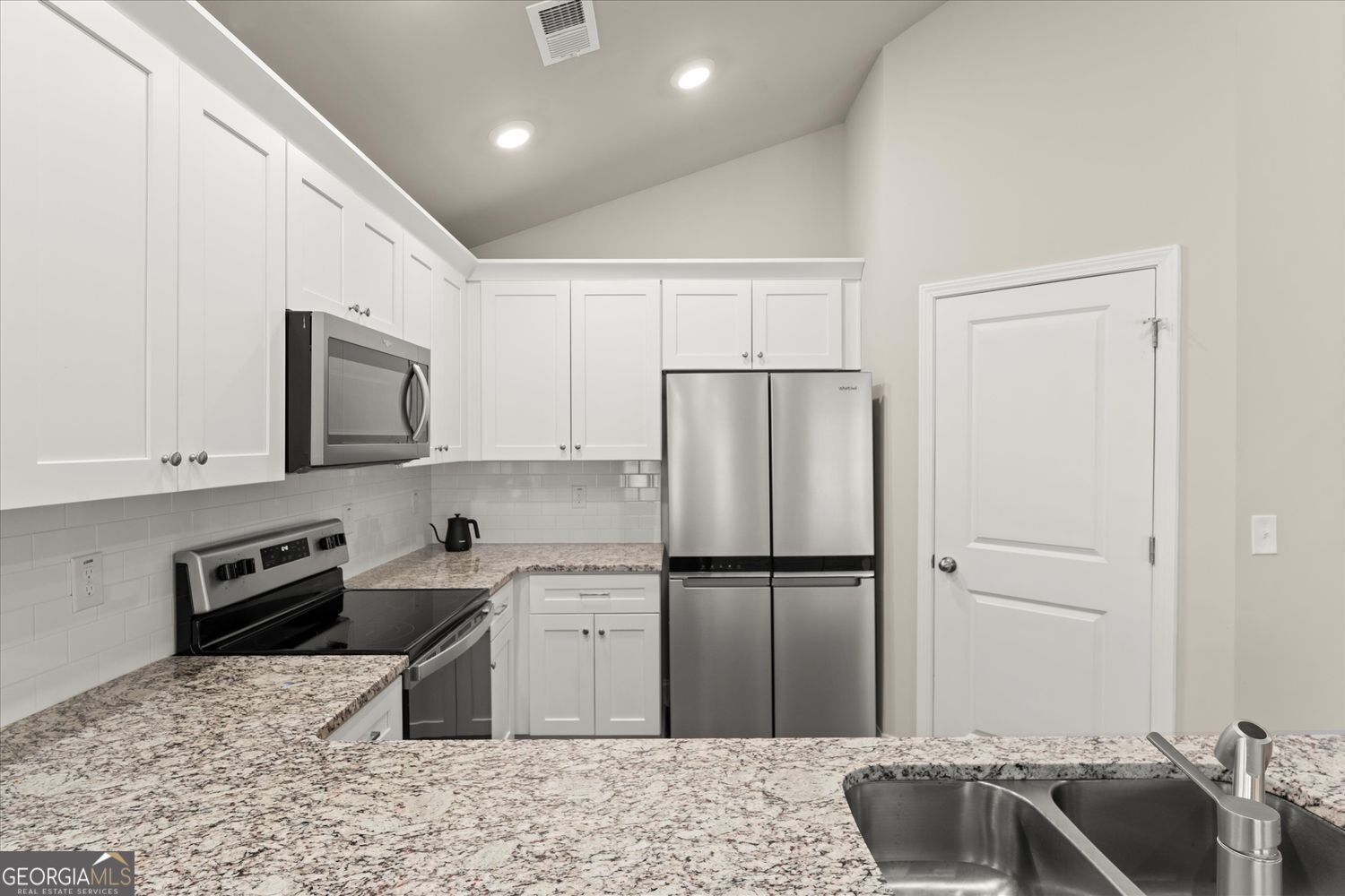 Waleska, Georgia 30183, United States, 2 Bedrooms Bedrooms, ,2 BathroomsBathrooms,Residential,Active,106159