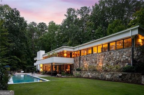 Photo of 1640 Winterthur Close NW, Atlanta, GA 30328 (MLS # 10712818)