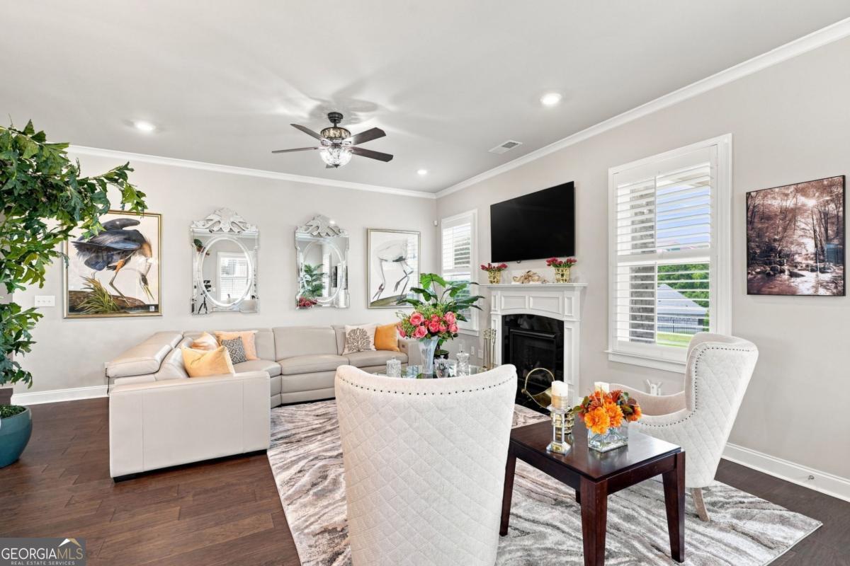 1604 Falcon CT