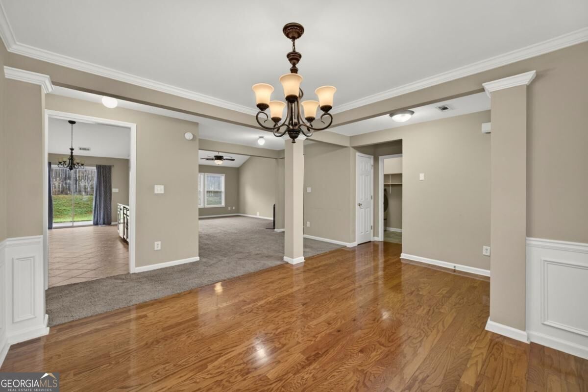 2463 Walnut Tree LN