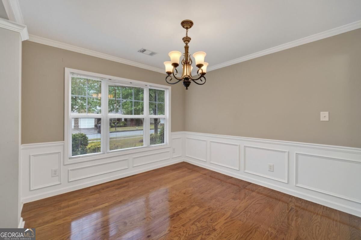 2463 Walnut Tree LN