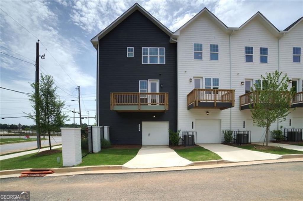 Photo of 208 Mission Way SE, Atlanta, GA 30315 (MLS # 10716813)