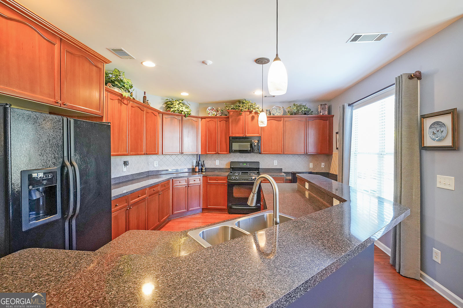 3939 Bessemer DR