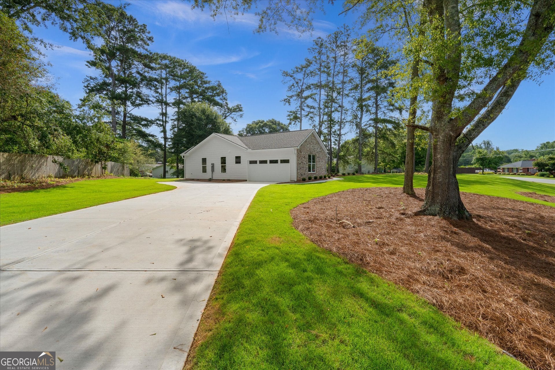 10 Colonial DR