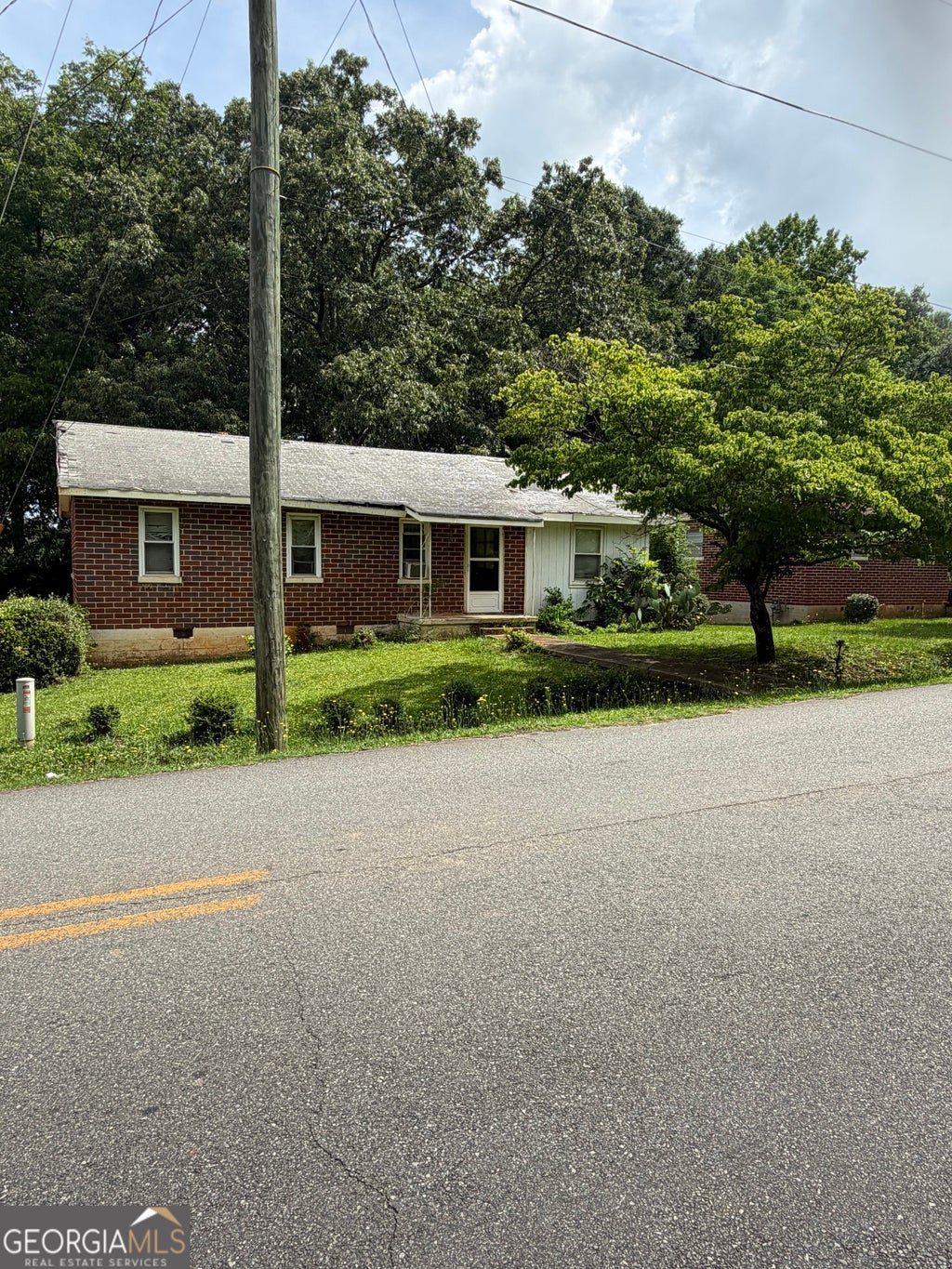 Photo of 217 Glenn Street, Jackson, GA 30233 (MLS # 10812960)