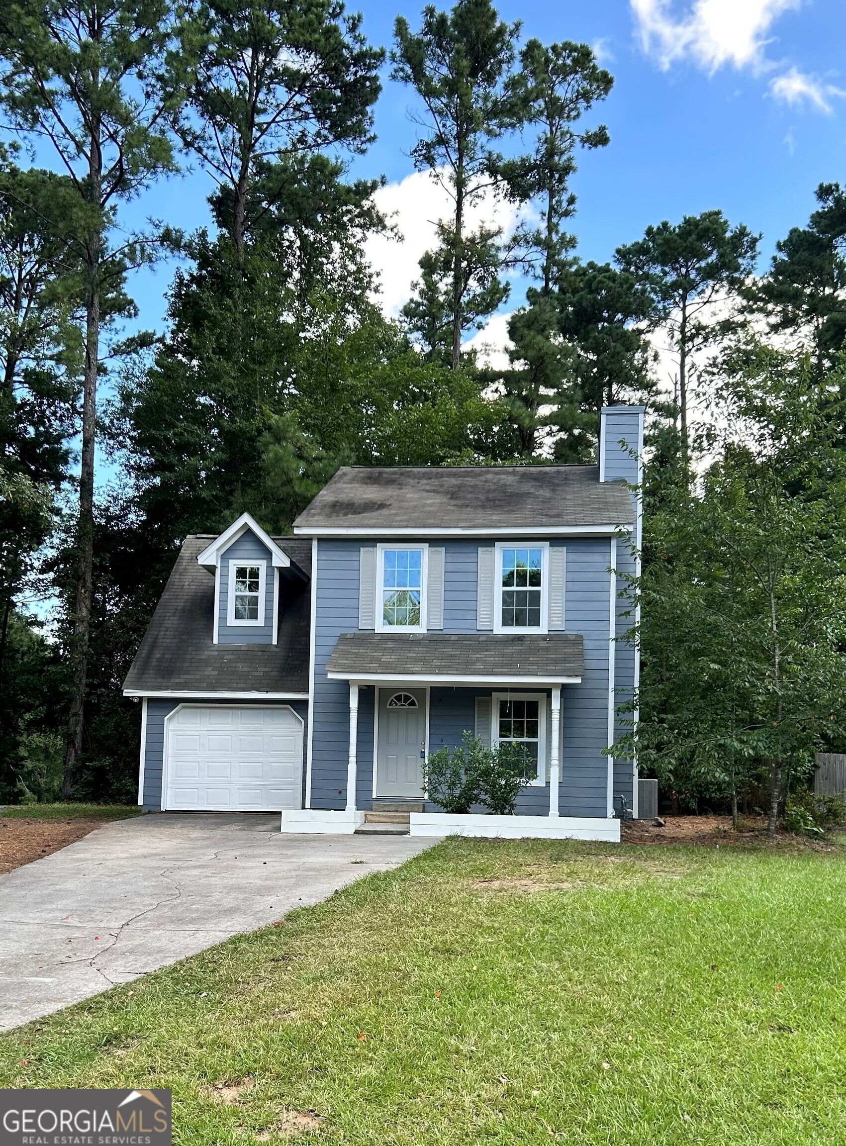 NEWLY-REMODELED 3BD, 2.5BA home with 1-car garage on wooded lot in cul-de-sac for rent in Peachtree City! AVAILABLE NOW! Ask us how you can move into the Property with NO SECURITY DEPOSIT! Residence just was remodeled with the following: NEW Siding, FRESHLY PAINTED Interior & Exterior, NEW Windows, NEW LVP Flooring & Carpet, NEW Appliances, TOTALLY REMODELED Bathrooms, & NEW Granite Countertops and Kitchen Sink!