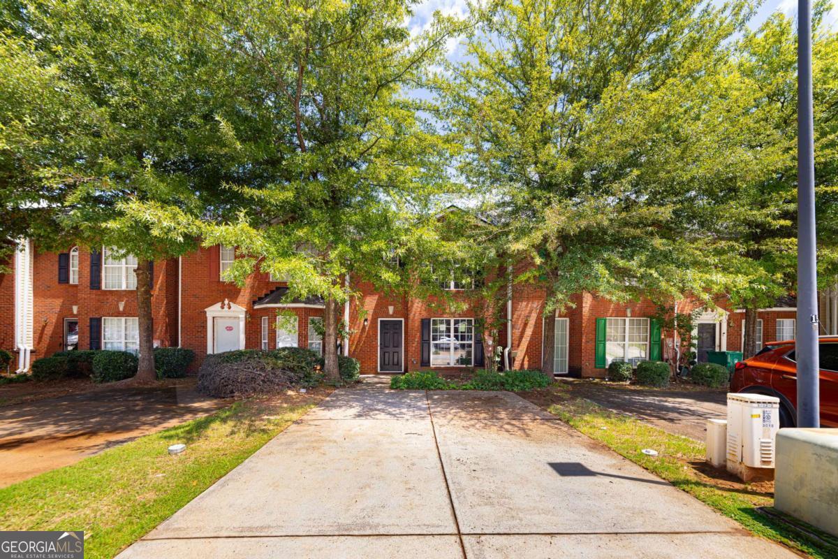 3017 Waldrop CIR
