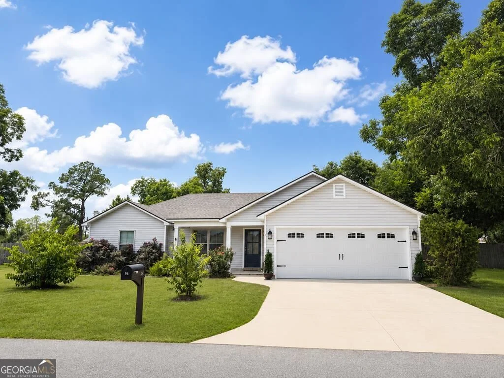 96 Pine Street, Ray City, GA, 31645