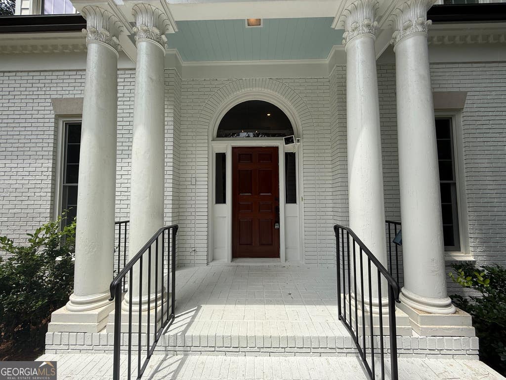 Photo of 1330 W Wesley Road NW, Atlanta, GA 30327 (MLS # 10822823)