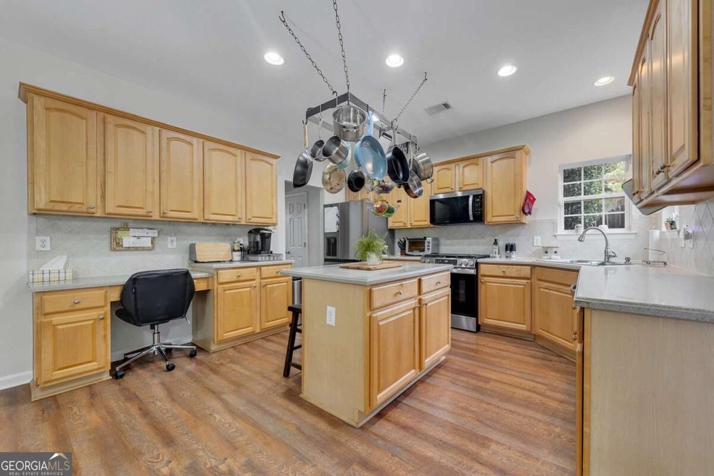 Photo of 419 Highlands Loop, Woodstock, GA 30188 (MLS # 10843175)