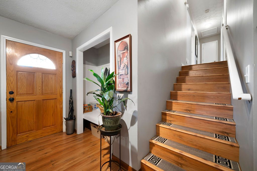 Photo of 40 Riverview Court SE, Cartersville, GA 30120 (MLS # 10686637)