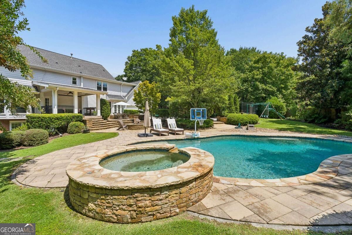 5558 Naylor CT