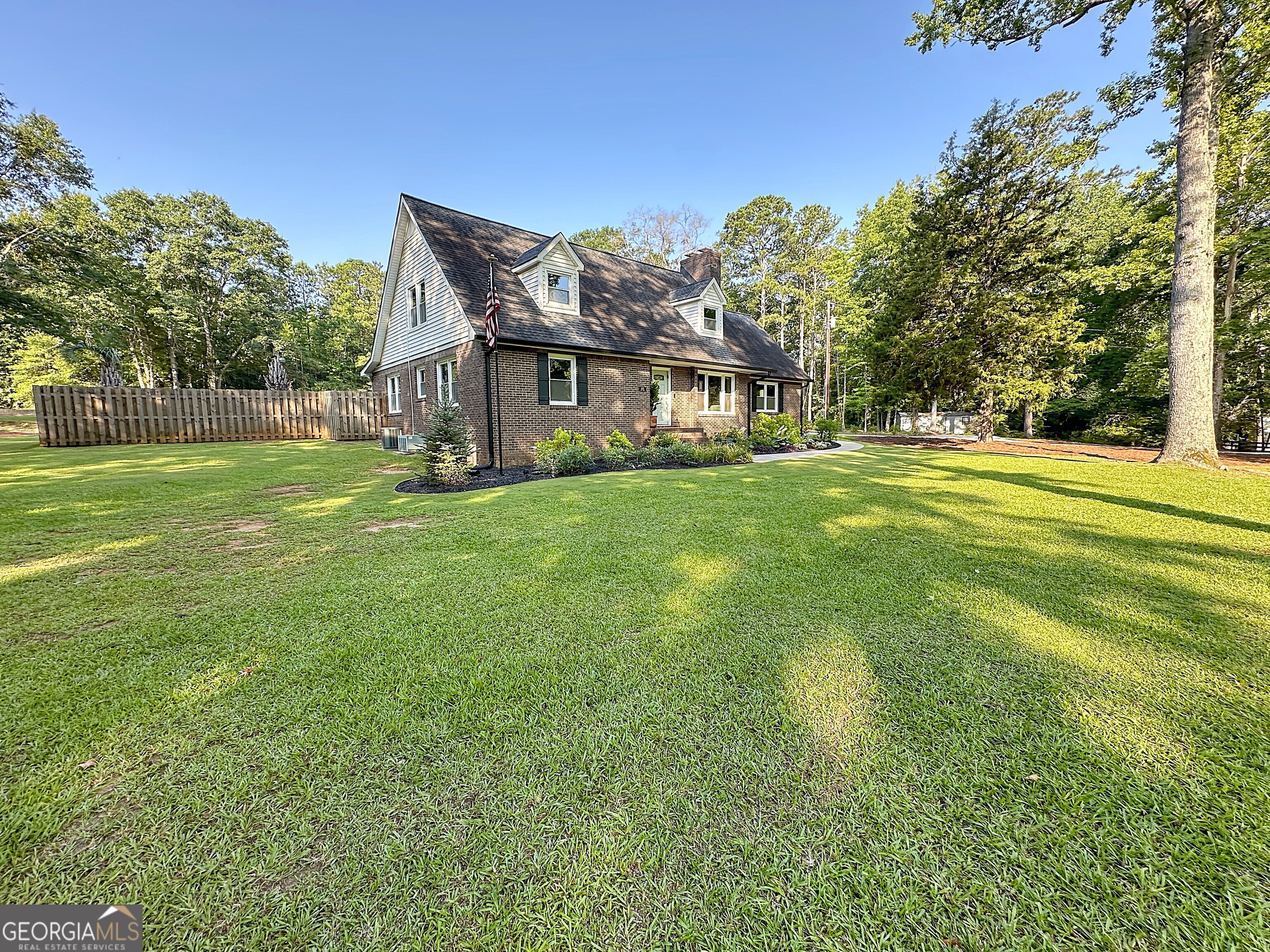 1501 E Main ST