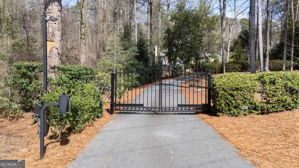 1155 Crest Valley DR NW