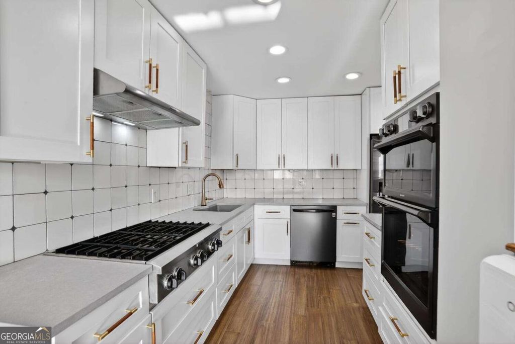 Photo of 215 Piedmont Avenue NE #506, Atlanta, GA 30308 (MLS # 10662436)