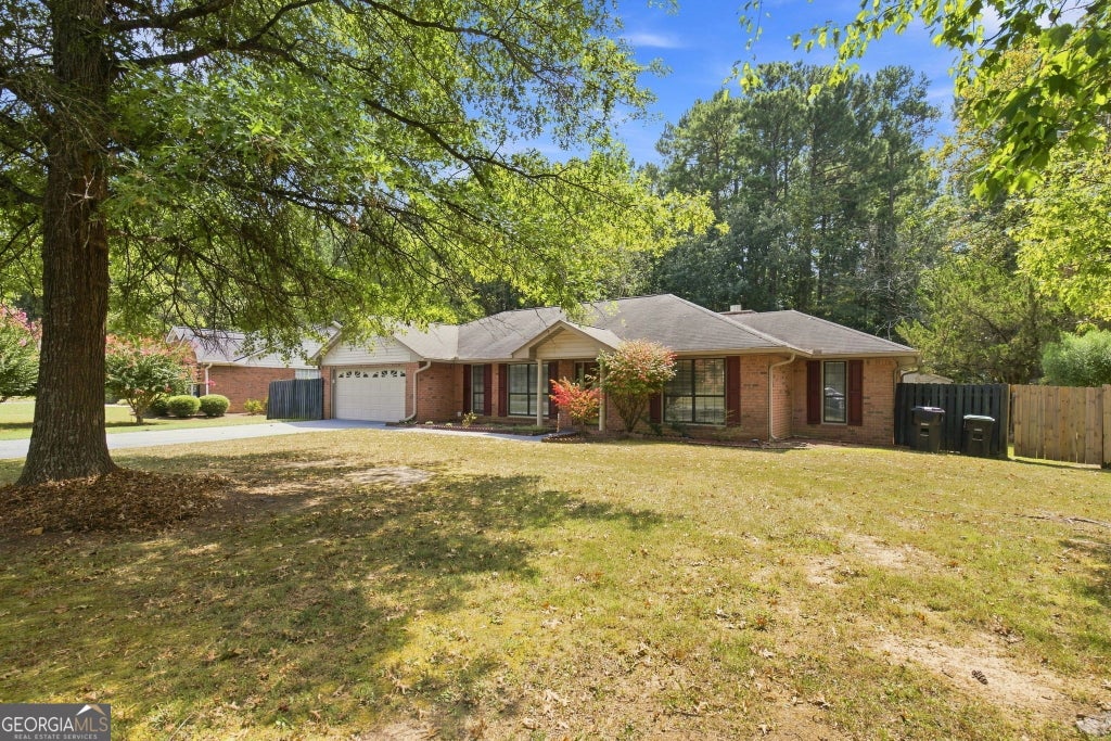 Photo of 41 Williamsburg Drive NW, Rome, GA 30165 (MLS # 10843453)
