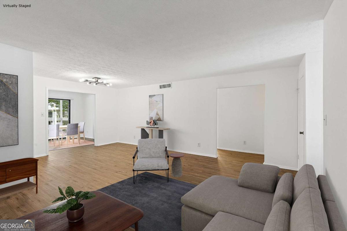 106 Cedar CT SE