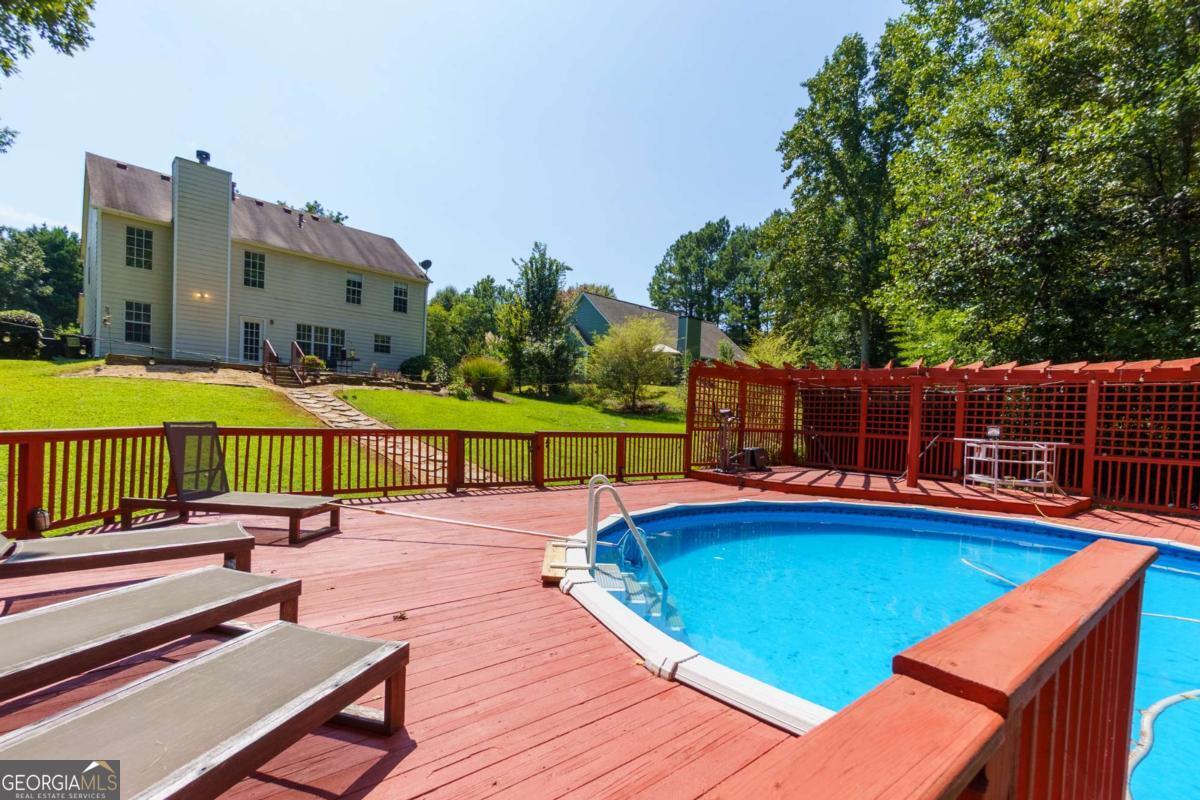105 Holly PL