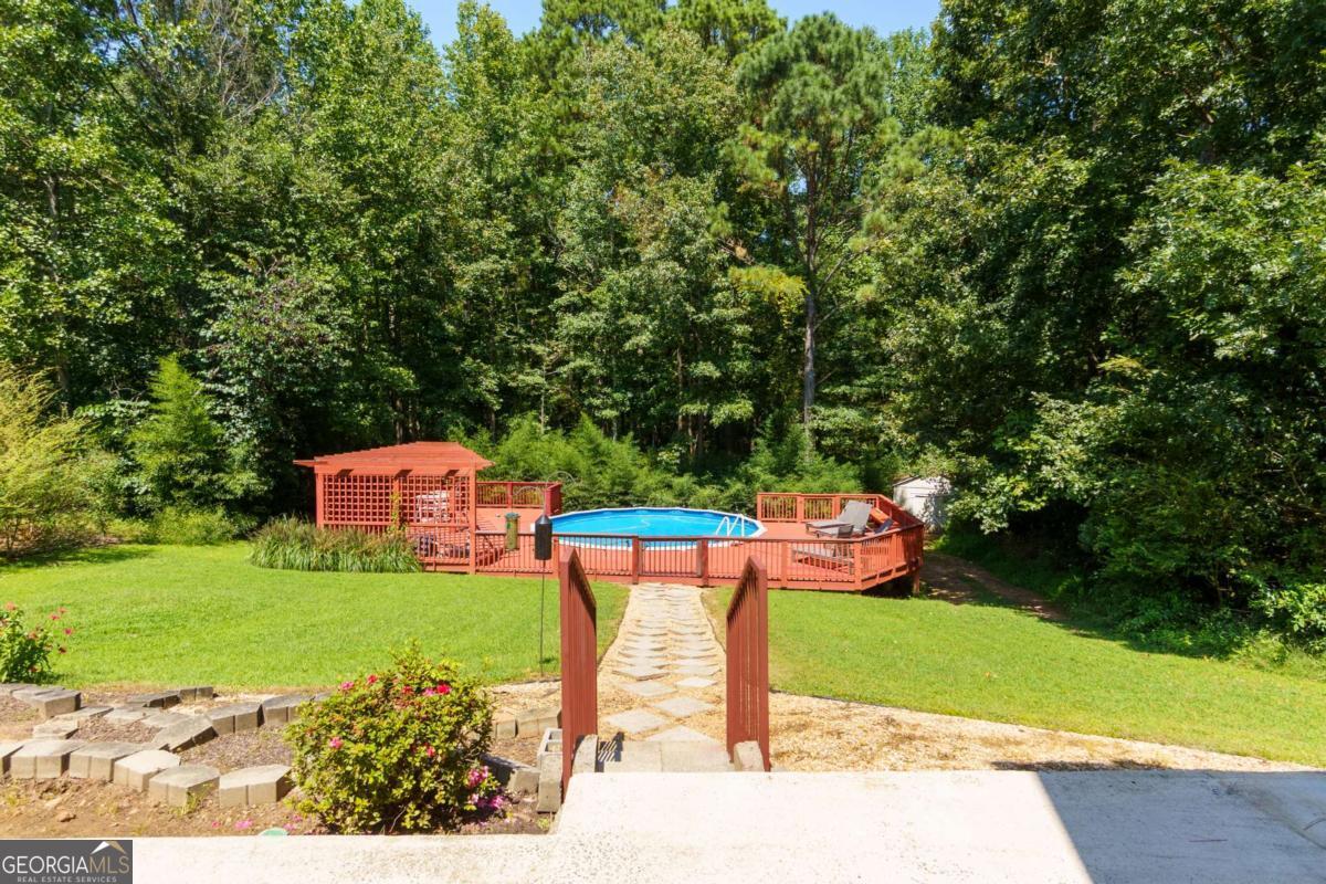 105 Holly PL