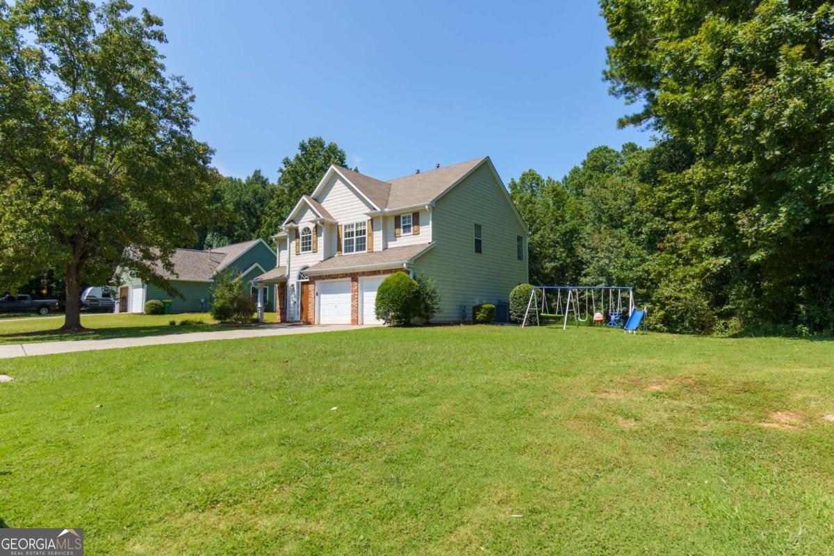 105 Holly PL