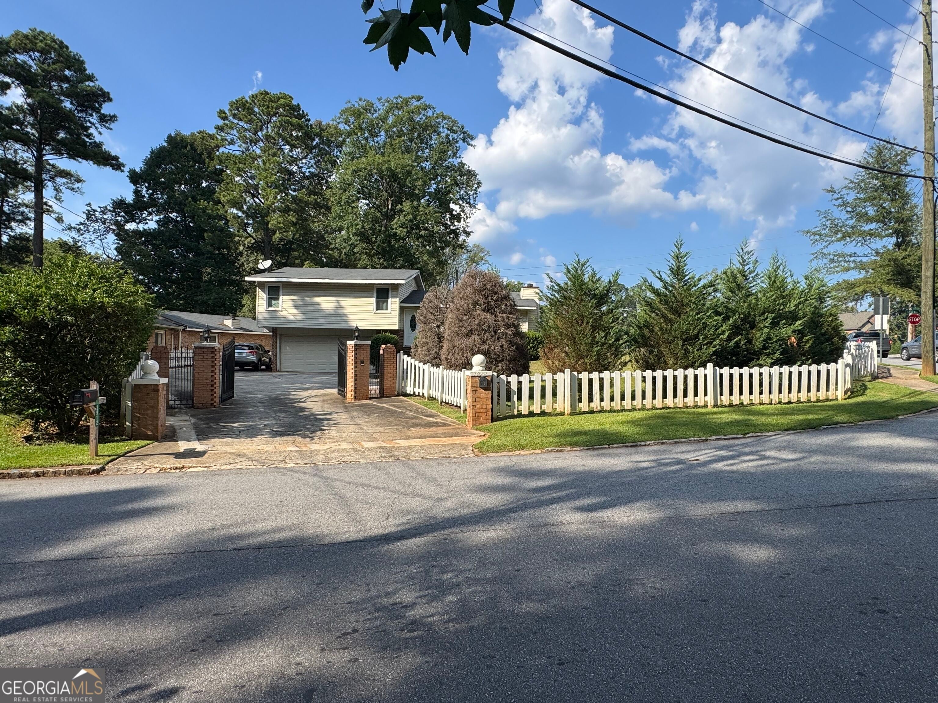 3912 Donaldson DR