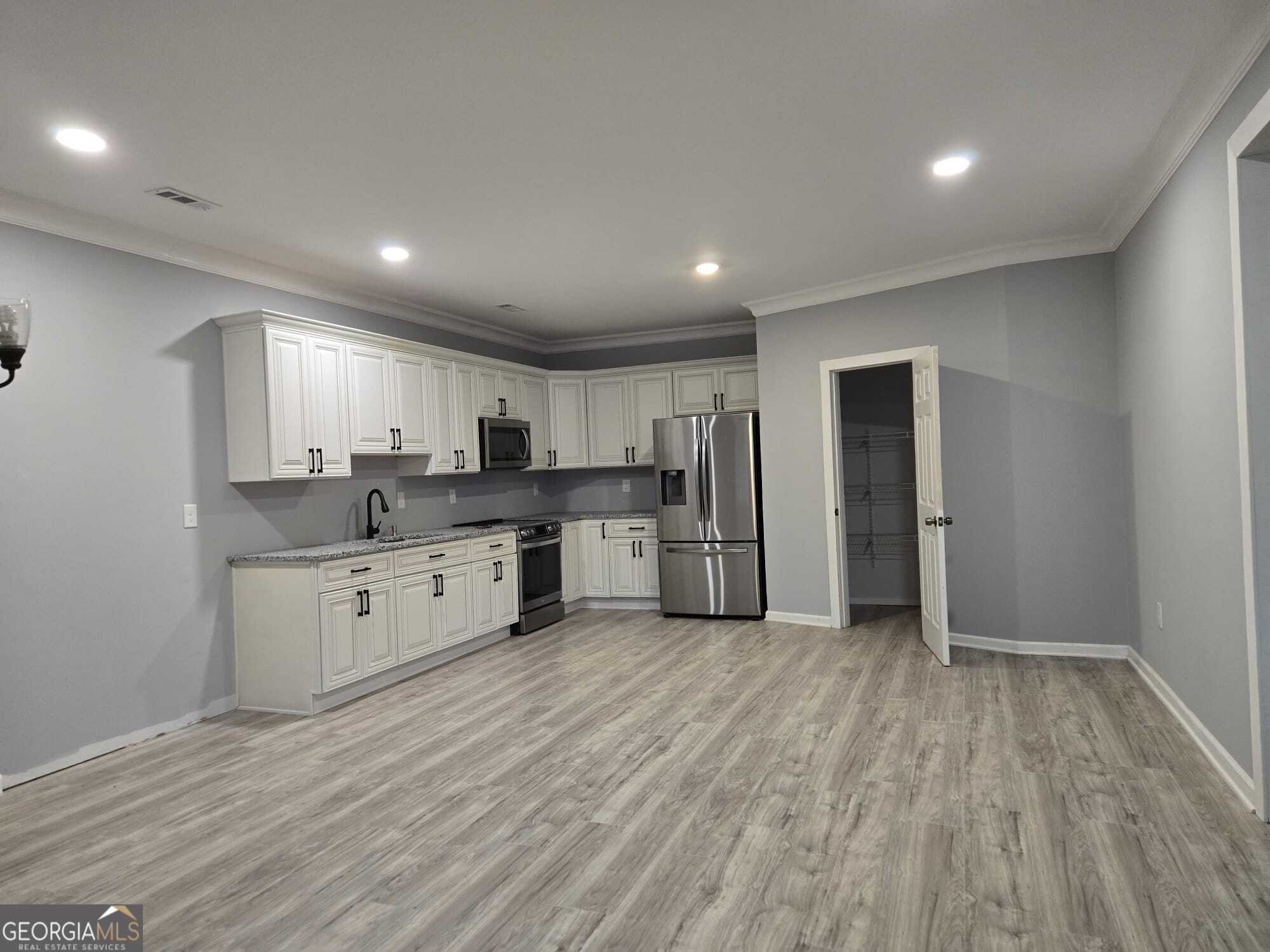 3001 Saratoga Sky WAY