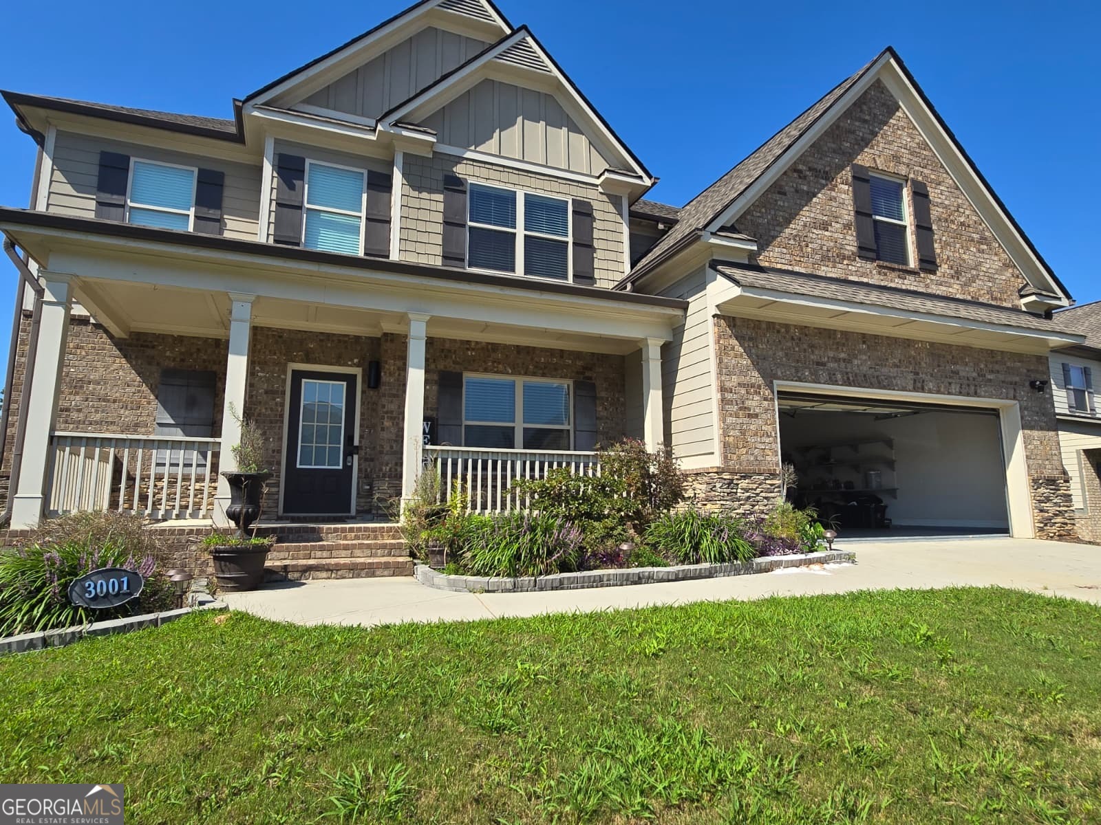 3001 Saratoga Sky WAY