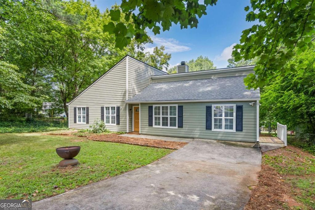 Photo of 503 Azalea Court, Woodstock, GA 30188 (MLS # 10714886)