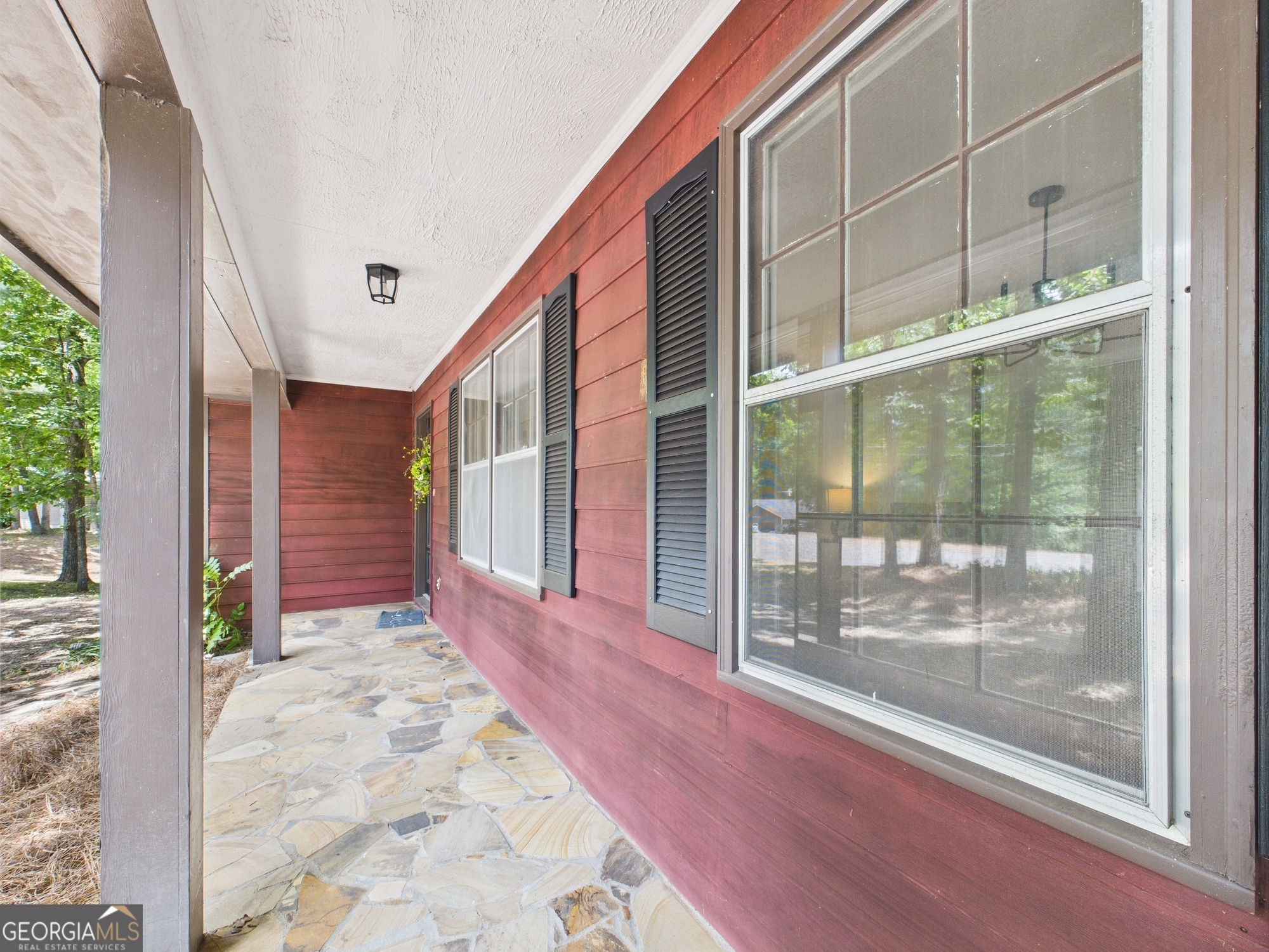 1167 Roundtable LN