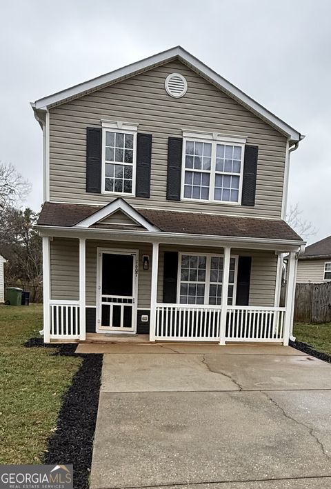 Photo of 1607 Hallmark Hills Drive, Griffin, GA 30223 (MLS # 10655044)