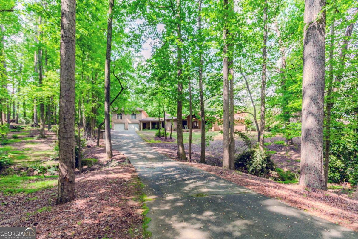 2228 WALKER DR